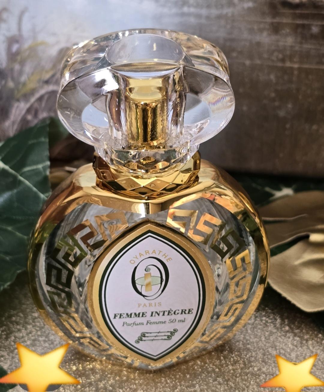 Oyarathe femme integre 1 1